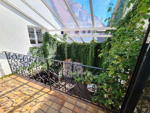 Überdachte Dachterrasse